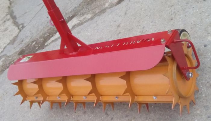 Travní válec-aerifikátor Ši-MacherLittle